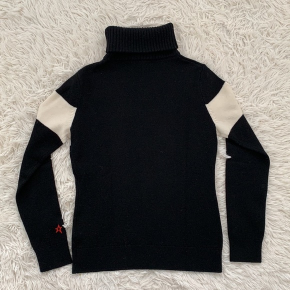 Worn once Perfect moment sski sweater in black sz M - Picture 6 of 6